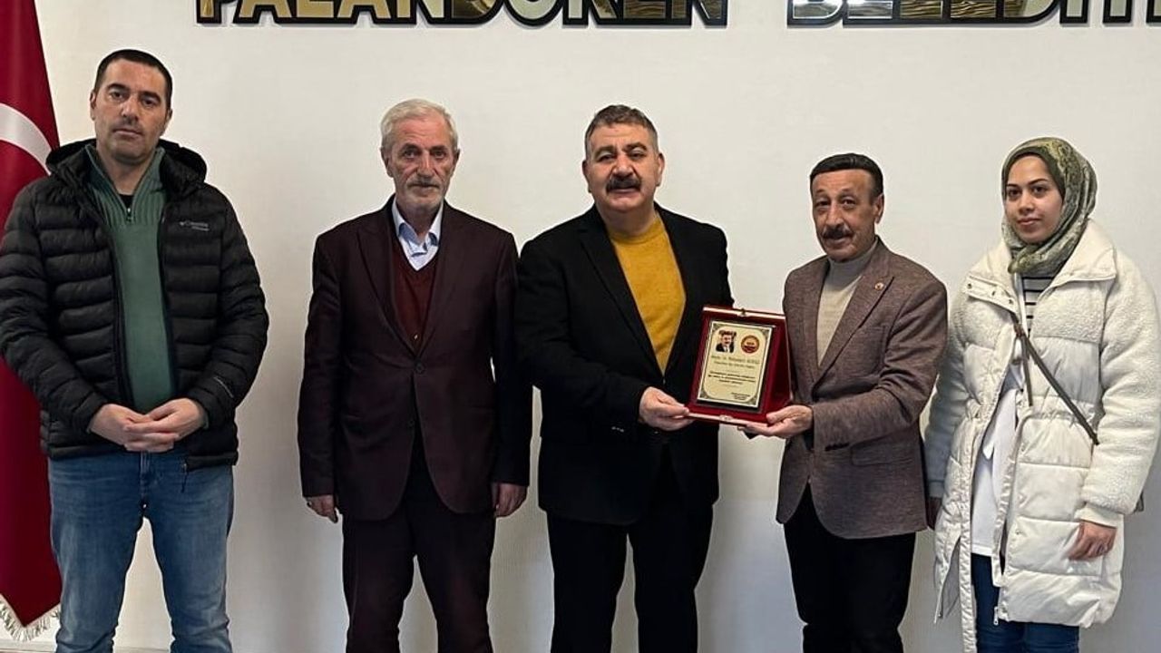 Emeklilerin Destekçisi: Başkan Sunar'a Teşekkür Plaketi