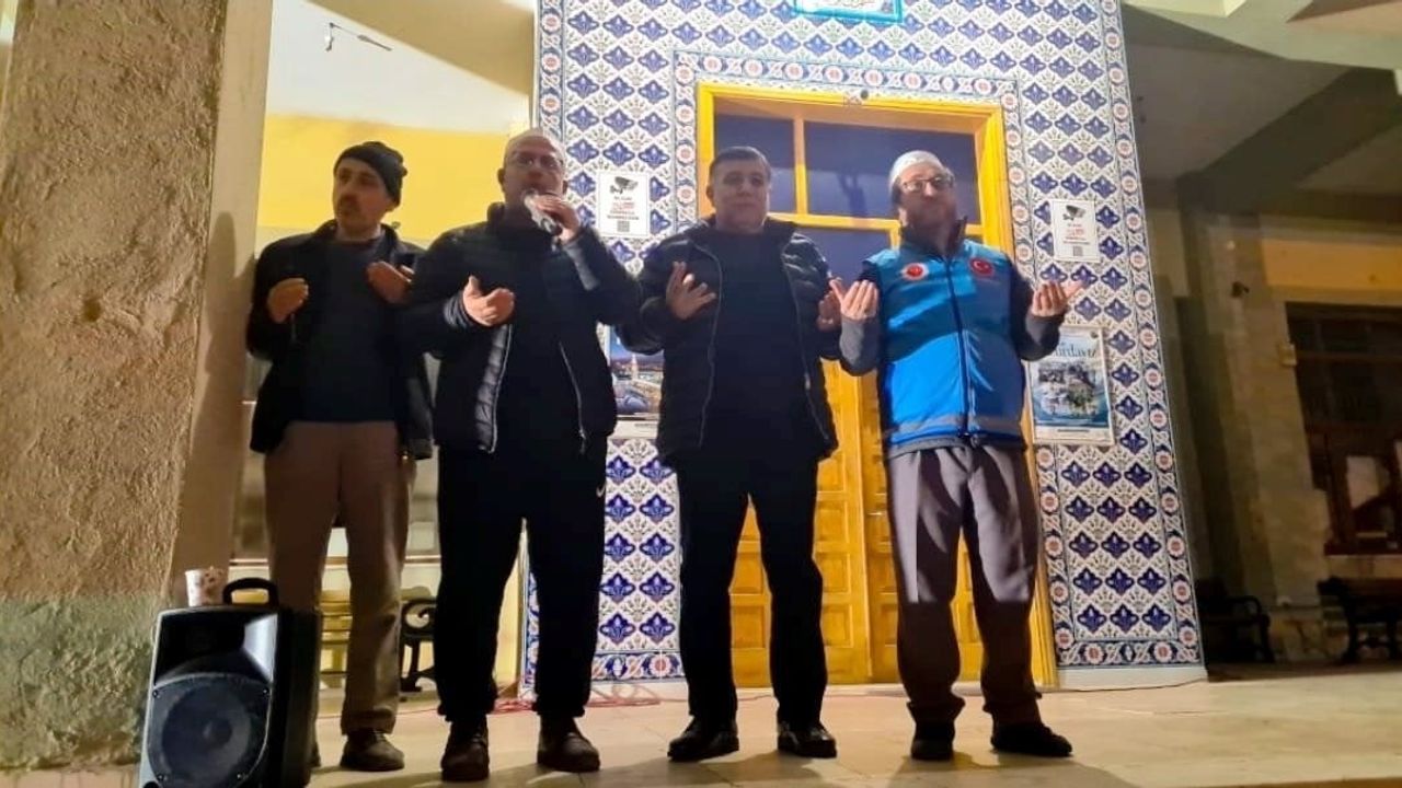 Emet ve Hisarcık’tan 33 Kişilik Umre Kafilesi Uğurlandı