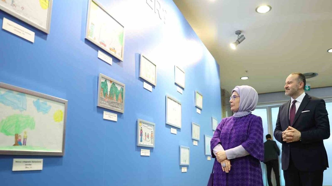 Emine Erdoğan, TRT Uluslararası Çocuk Medyası Zirvesi'nde Ekran Süresi ve Aile İlişkileri Üzerine Konuştu