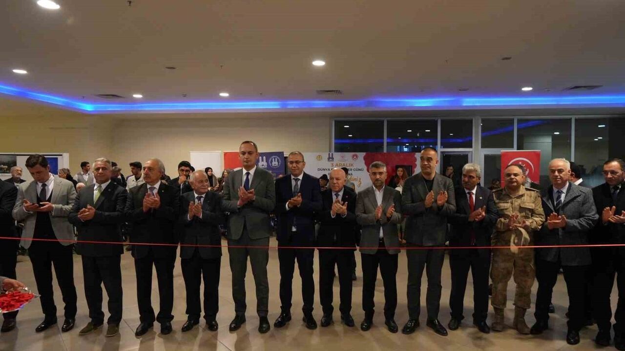 Engelleri Aşmak için Birlikte El Ele