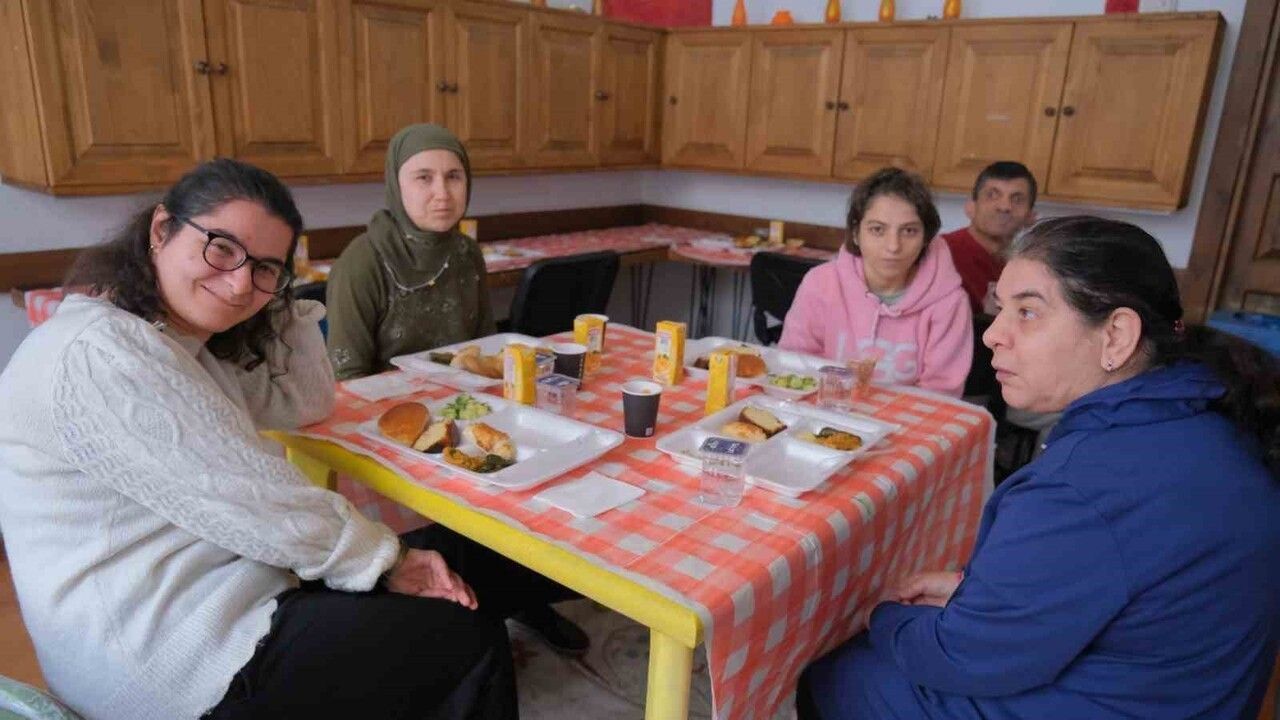 Engelli Öğrenciler Tutum, Yatırım ve Türk Malları Haftası’nı Kutladı