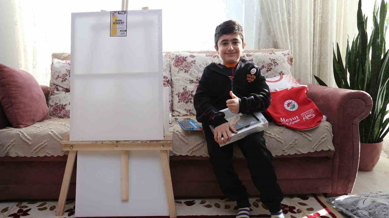 Engelsiz Sanat Projesiyle Genç Ressam Musa Gül'ün Hayalleri Gerçek Oluyor