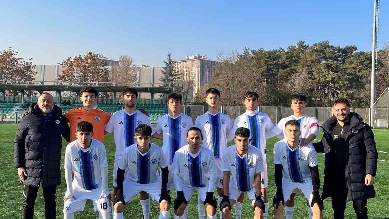 Erciyes 38 FK U18 Takımı Namağlup Başarıya Doymuyor