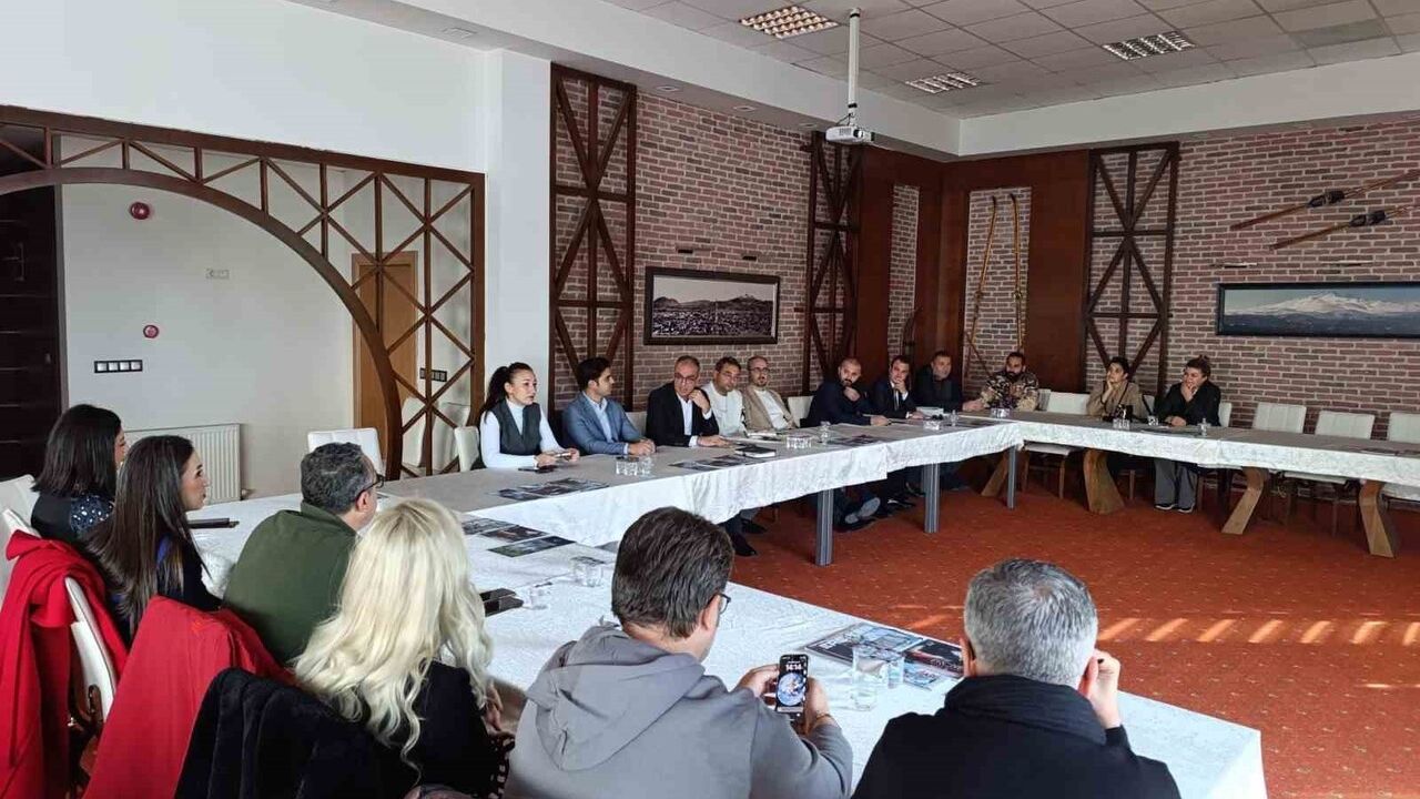 Erciyes'te Sezon Öncesi Toplantı Gerçekleşti