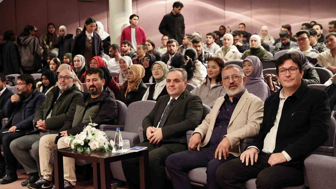 Erciyes Üniversitesi'nde Uluslararası Öğrenci Akademisi Açılış Dersi Gerçekleştirildi