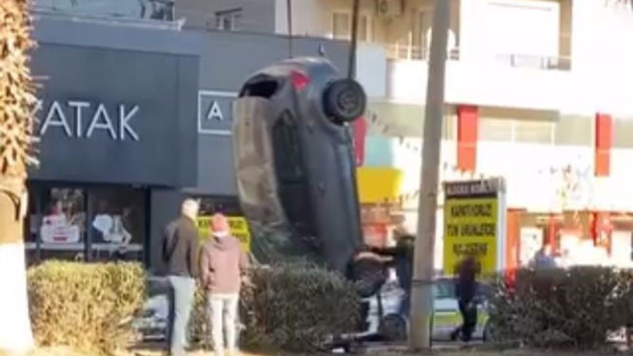 Erdemli'de Takla Atan Otomobilin Kaza Anı Kameralarda