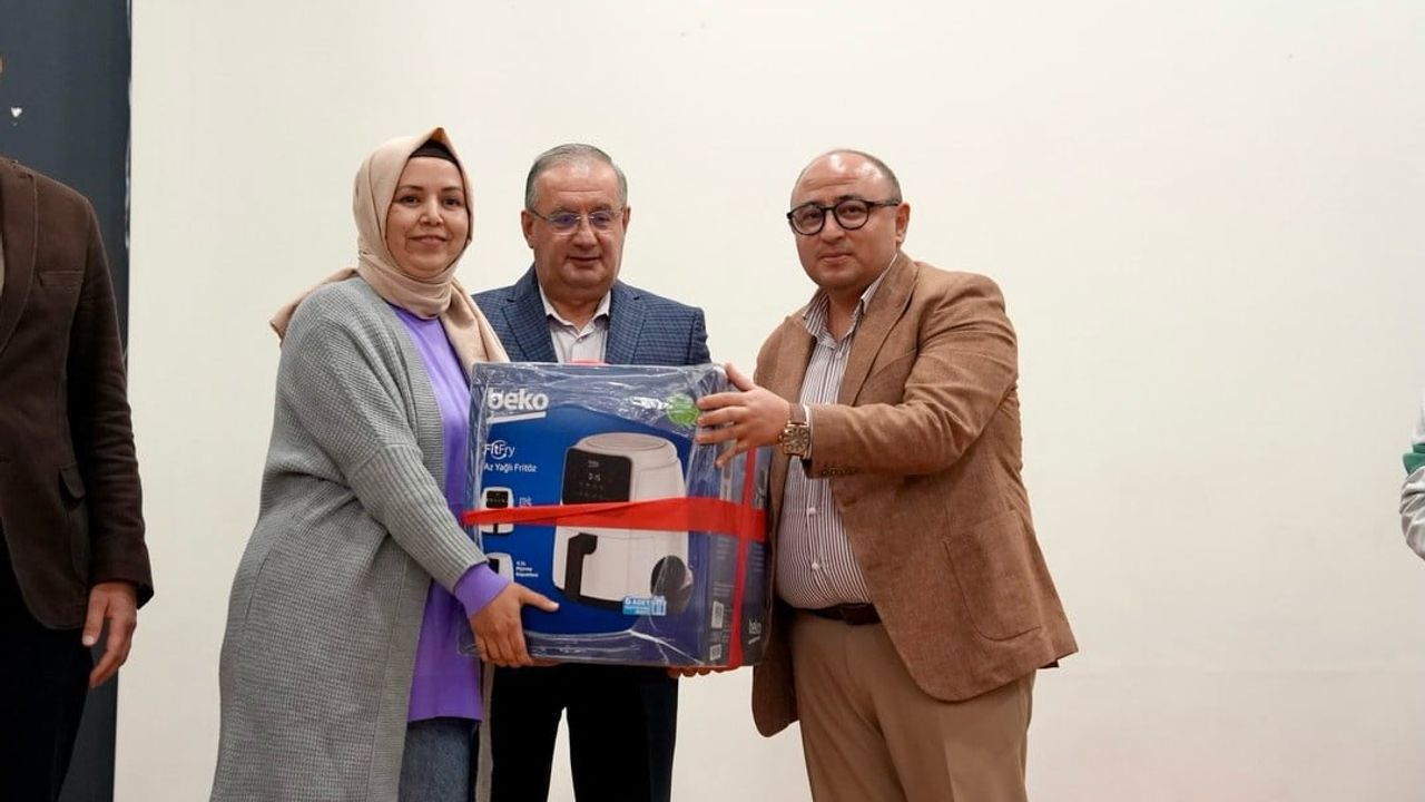 Erdemli'de Velilere Sınav Düzenlendi