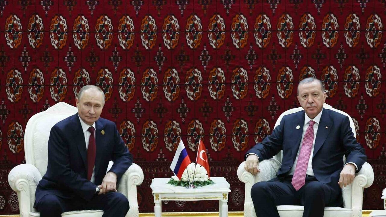 Erdoğan ve Putin Aşkabat'ta Görüşme Gerçekleştiriyor