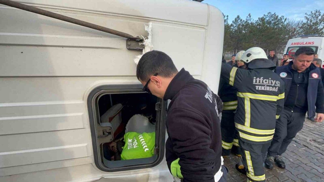 Ergene'de Trafik Kazasında Yaralılara Destek: Ünlü Polisi Unutulmaz Davranışı
