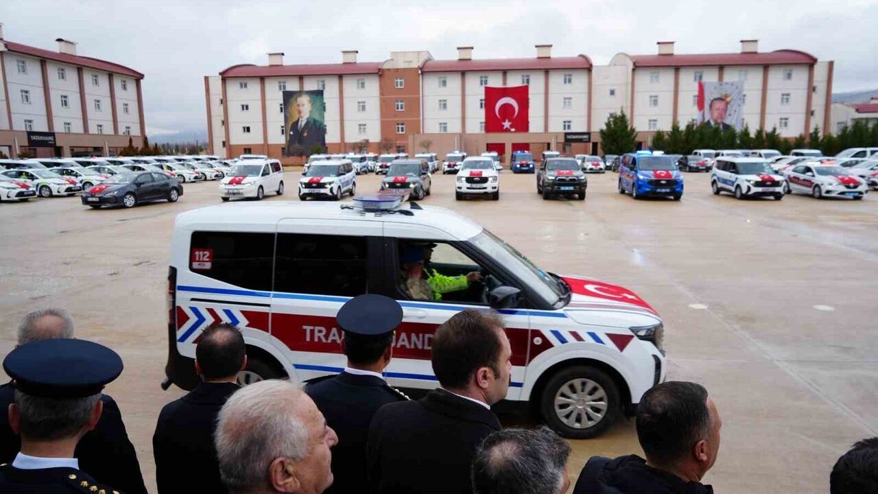 Erzincan'da Güvenlik Güçlerine 122 Yeni Araç Teslim Edildi