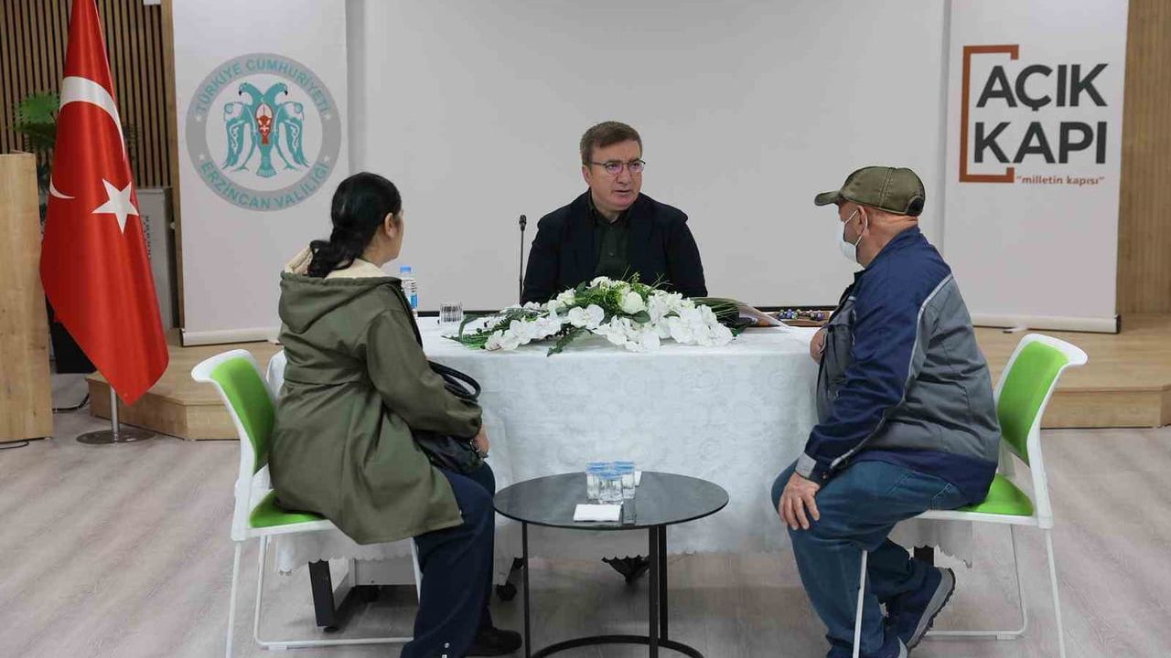 Erzincan'da Halk Günü Toplantısı