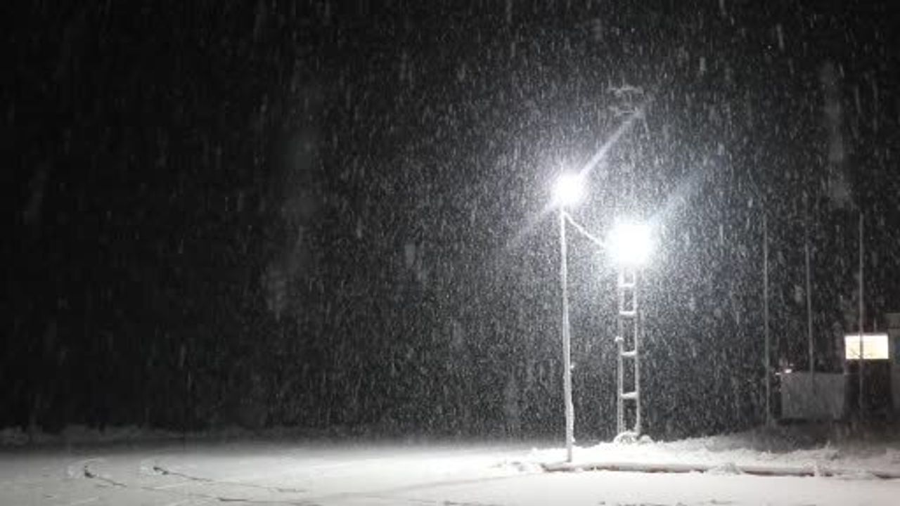 Erzincan'da Kar Kapatmaları: Ana Yollar Ulaşıma Kapandı