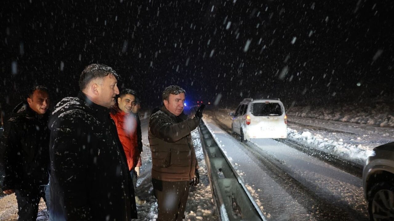 Erzincan'da Karla Mücadele Çalışmaları Takip Edildi