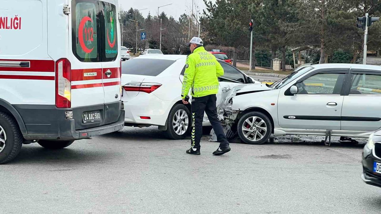 Erzincan'da Trafik Kazası