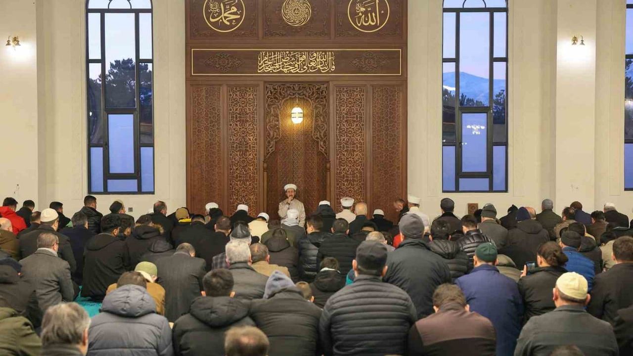 Erzincan'da Üç Aylar İçin Özel Namaz Programı Düzenlendi