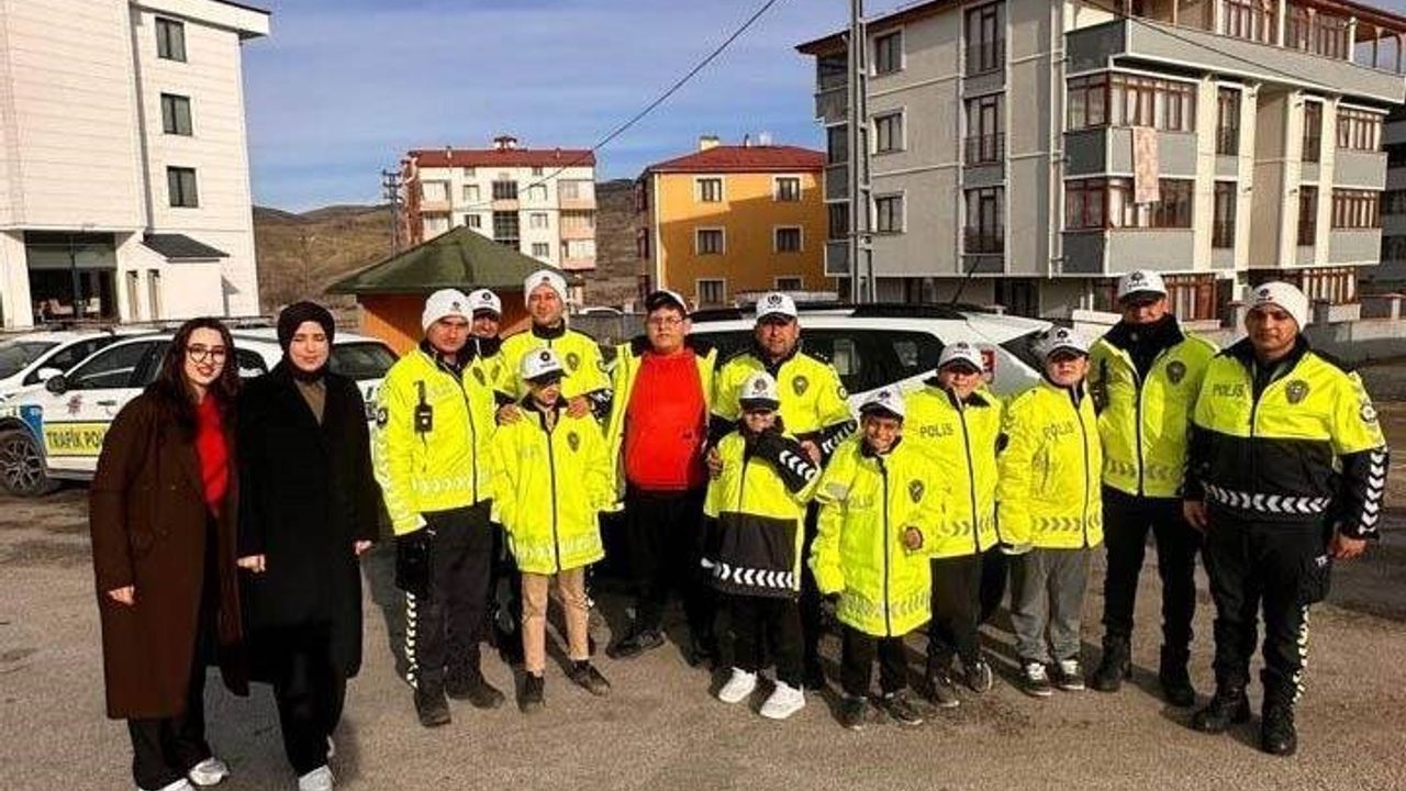 Erzincan Emniyeti'nden Engelliler Günü Kutlaması