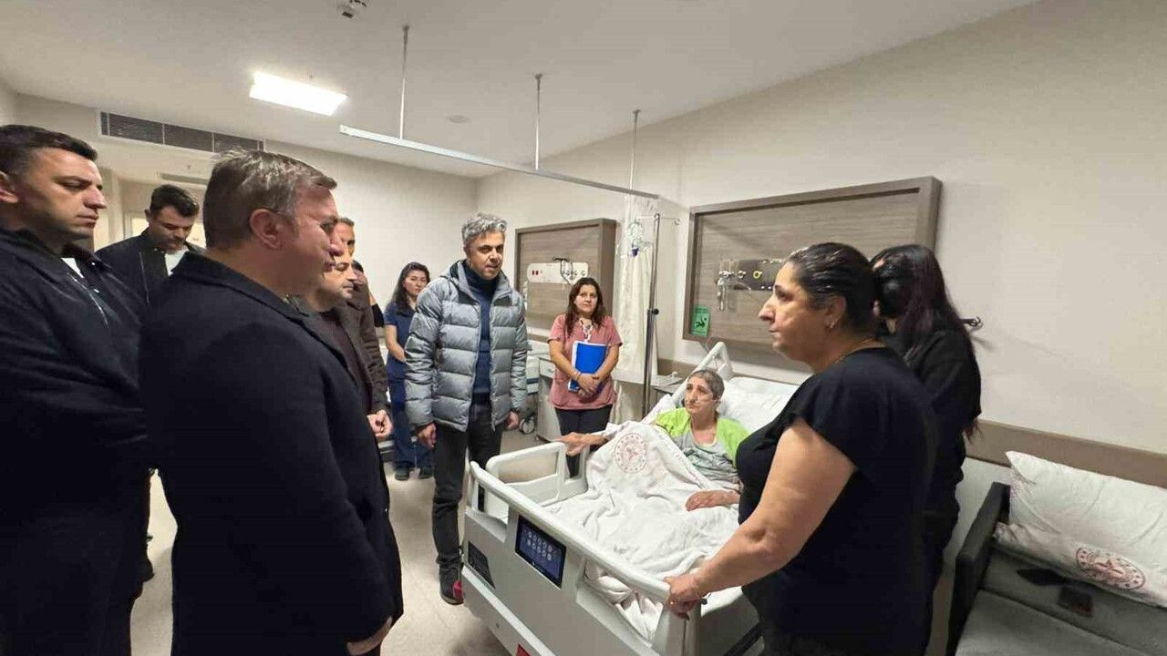 Erzincan Valisi Aydoğdu'dan Hastalara Moral Ziyareti