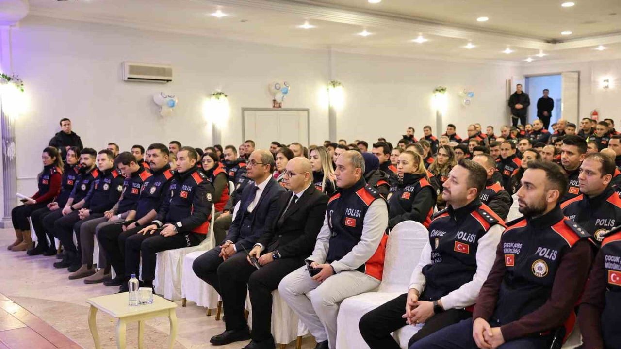 Erzurum'da Okul Polisi Zirvesi Düzenlendi