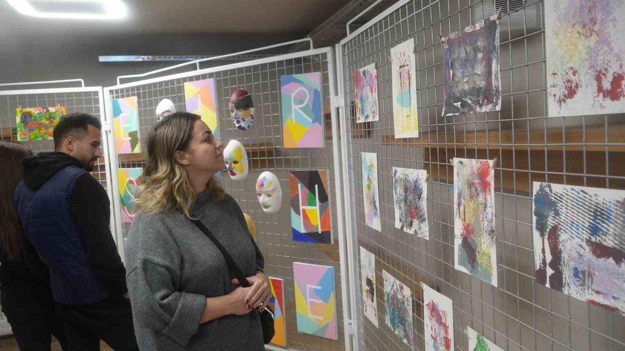 Erzurum'da Özel İhtiyaçlı Kız Çocukları İçin Sanat Projesi