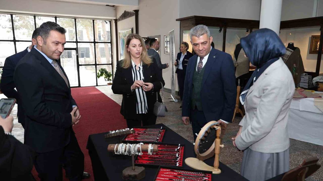 Erzurum Olgunlaşma Enstitüsü'nden "Gönülden Gelenler" Sergisi