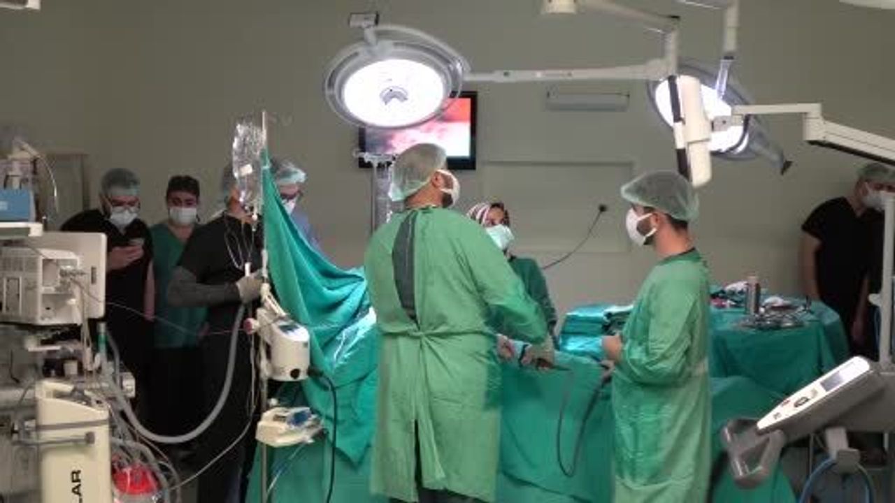 Erzurum Şehir Hastanesinde Robotik Cerrahiyle Bir İlk