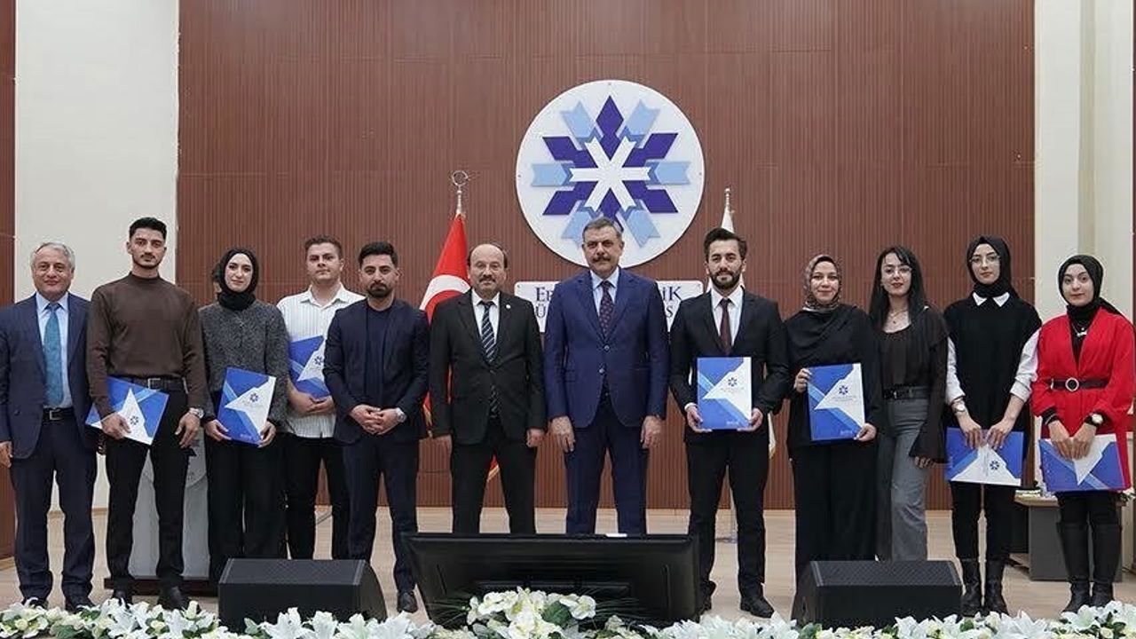 Erzurum Valisi Mustafa Çiftçi ile ETÜ Öğrencileri Buluştu