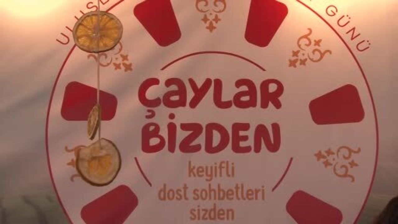 Esenler'de Çay Coşkusu: 55 Çeşit Çay İkramı