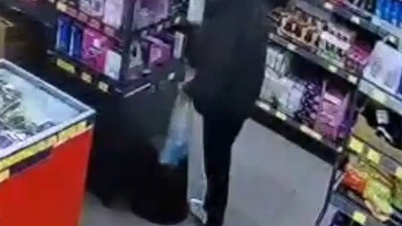 Esenler’de Zincir Marketten Cep Telefonu Hırsızlığı