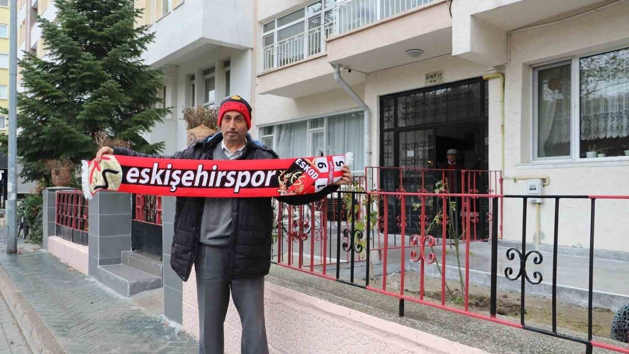 Eskişehir Apartmanında Eskişehirspor Rüzgarı