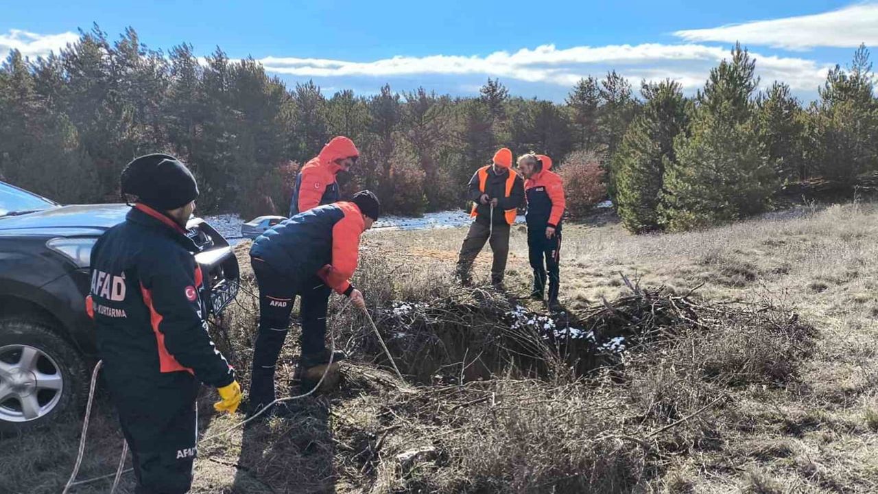 Eskişehir’de 12 Metrelik Çukura Düşen Köpek Kurtarıldı