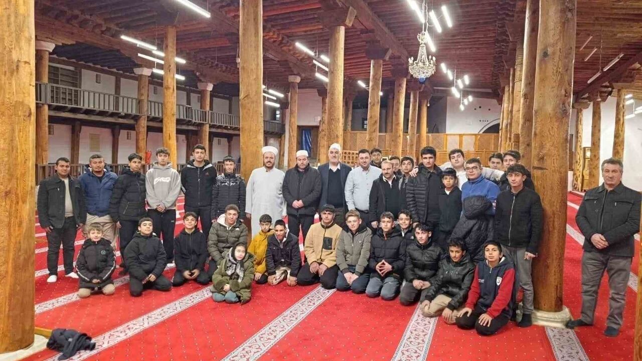 Eskişehir'de ÇEDES Projesiyle Manevi Değerler Öğrencilere Tanıtıldı