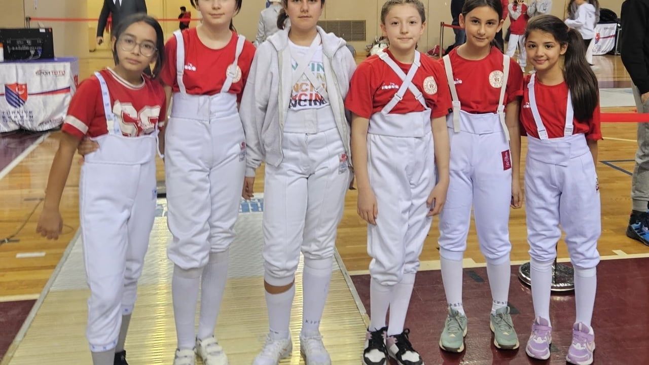 Eskişehir'de Eskrim Kılıç Türkiye Kupası Coşkusu Yaşandı