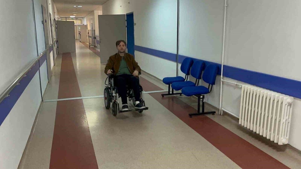 Eskişehir'de Motosiklet Kazası: Felç Kalan Genç Sürücü Dört Duvar Arasında Savaş Veriyor