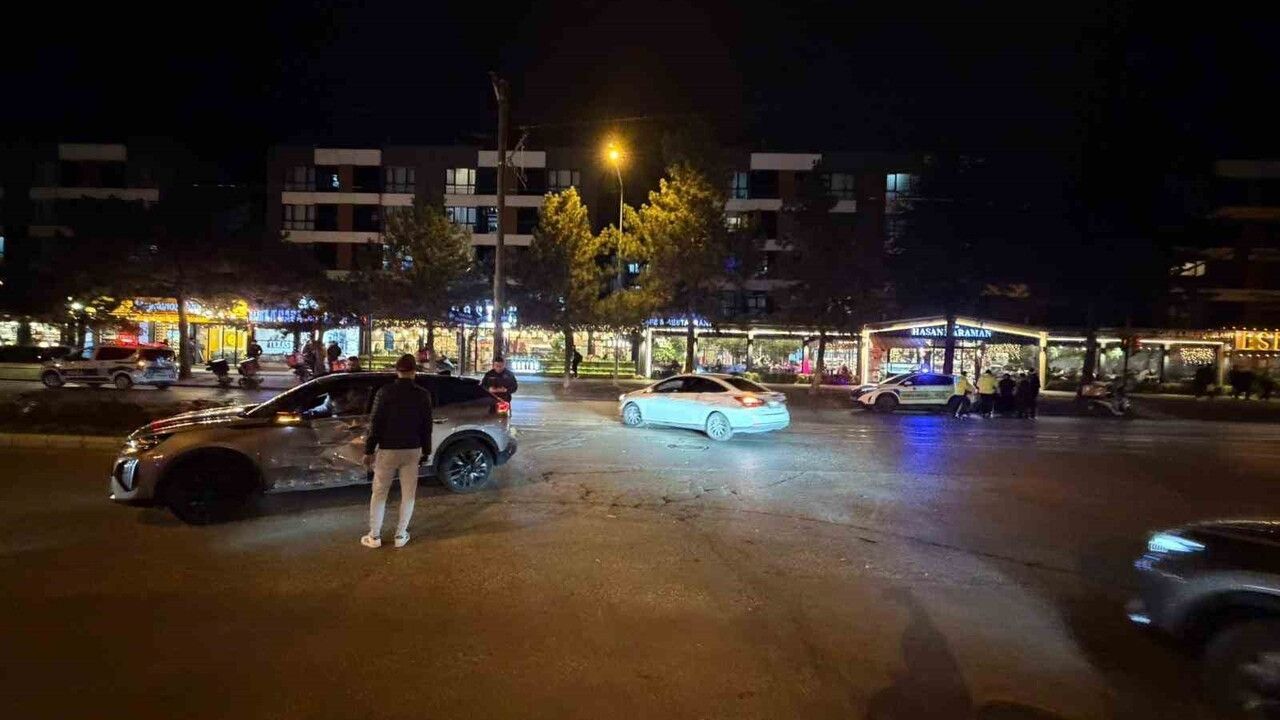 Eskişehir'de Motosiklet Kazası: Sürücü Yaralandı