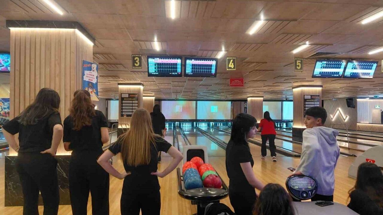 Eskişehir'de Okul Sporları Bowling Müsabakaları Sonuçlandı