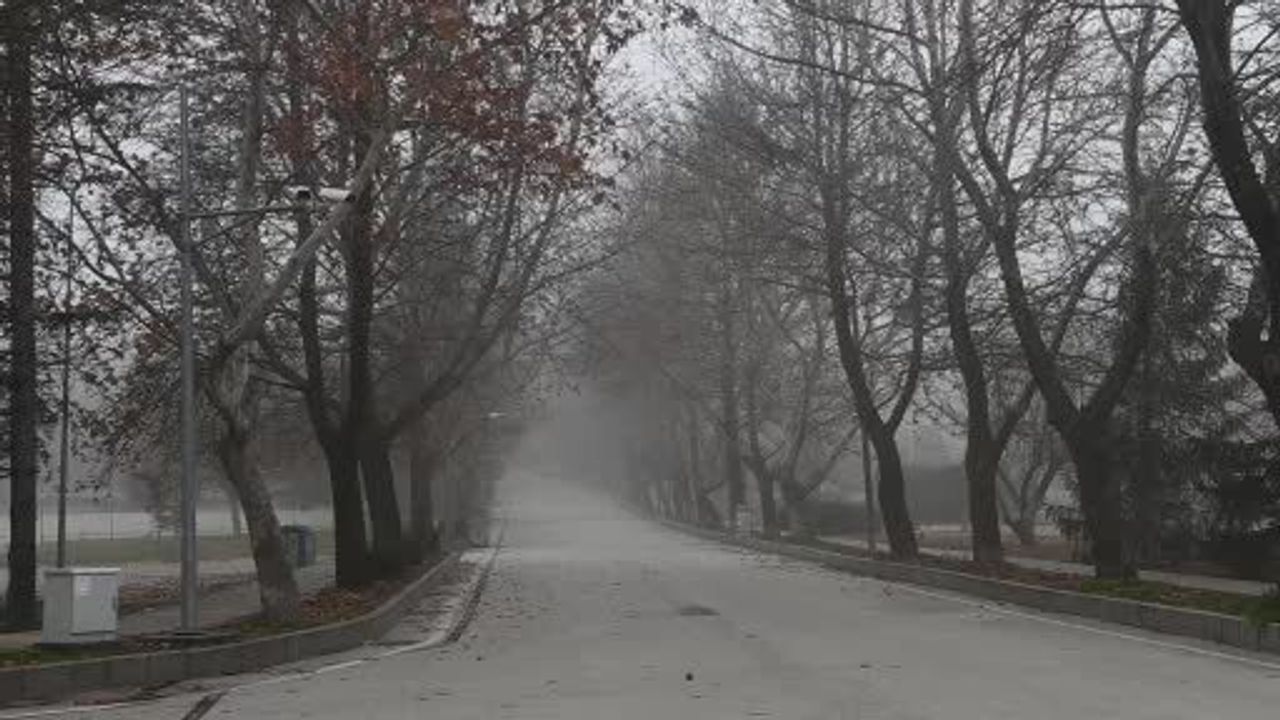 Eskişehir'de Sabah Saatlerinde Sis Etkili Oldu