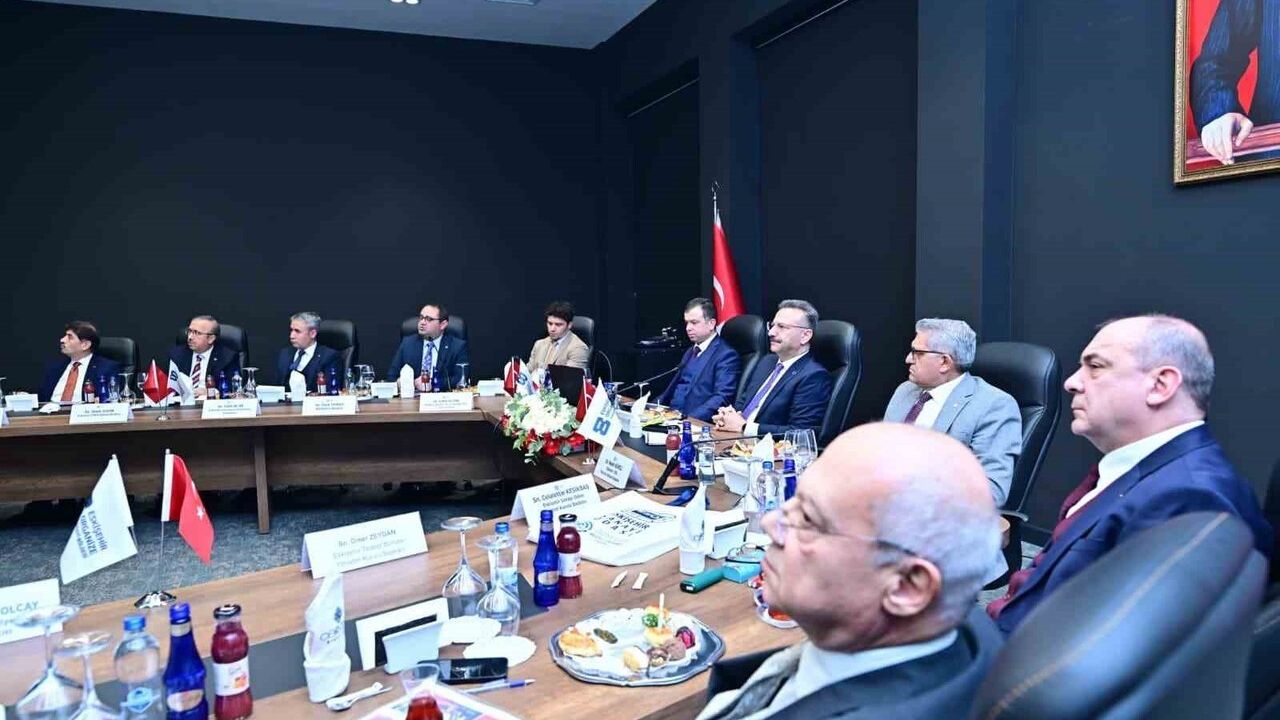 Eskişehir'de Sanayi ve Teknoloji İş Birliği Kurulu Toplantısı Yapıldı