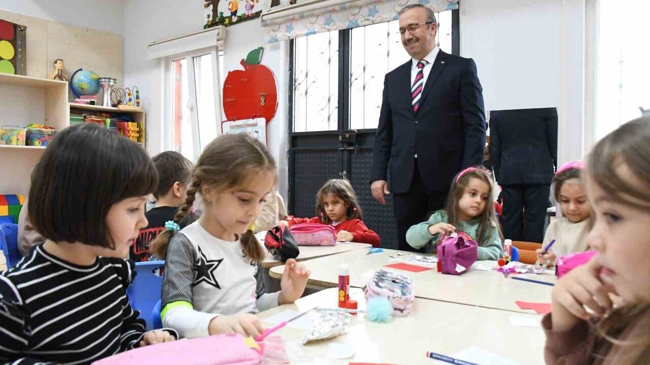 Eskişehir İl Milli Eğitim Müdürü Sinan Aydın, Avukat Mail Büyükerman Anaokulu'nu Ziyaret Etti