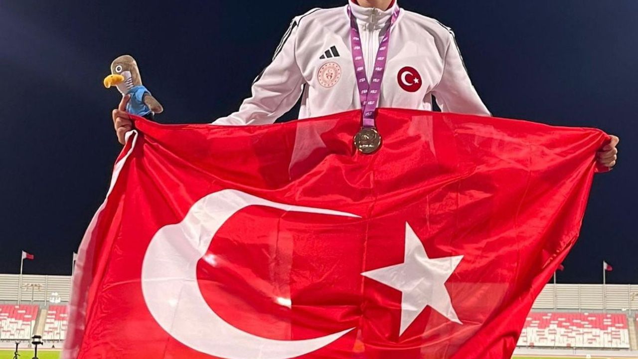 Eskişehirli Sporcu Eda Nur Tulum Türkiye Rekoru Kırdı