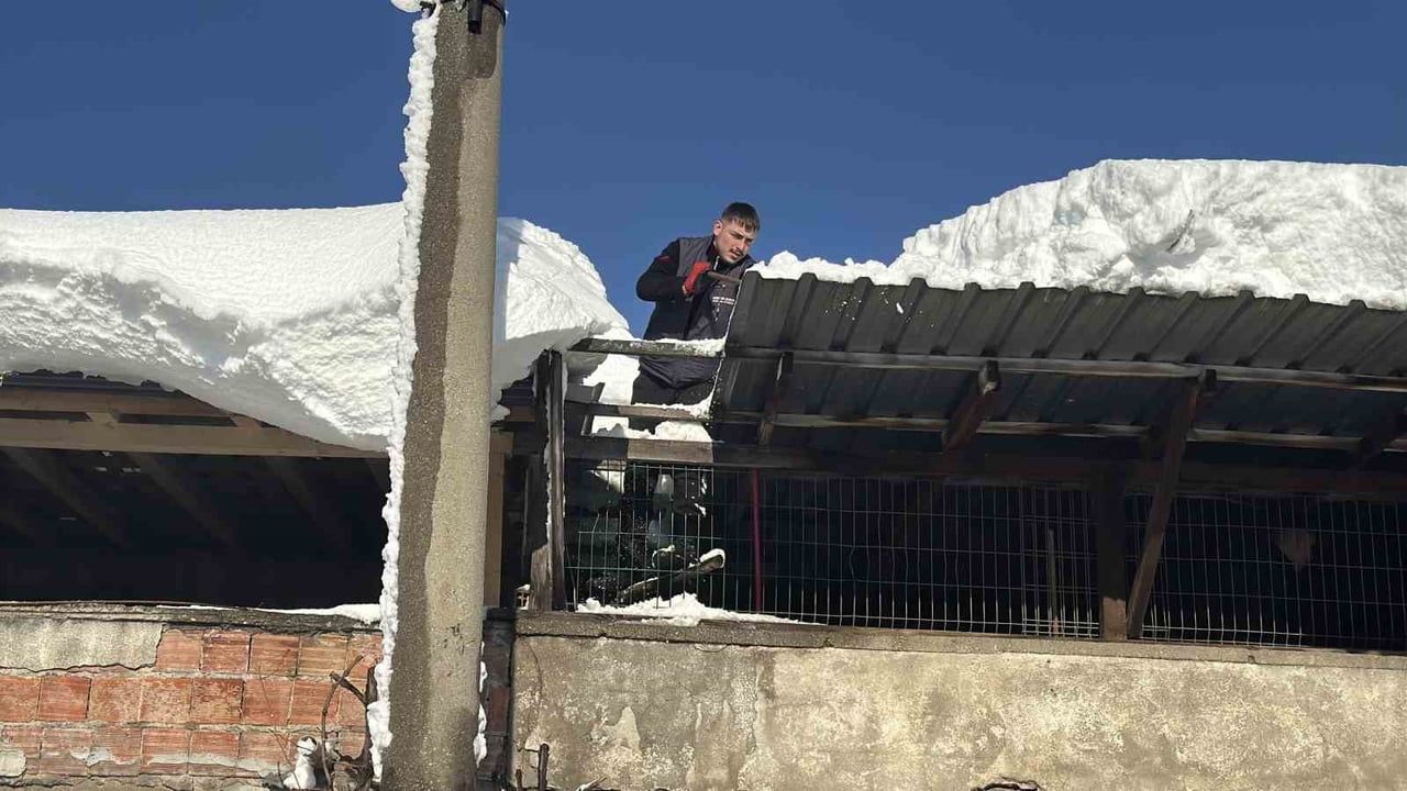 Esnaflar Karla Mücadele Etmekte