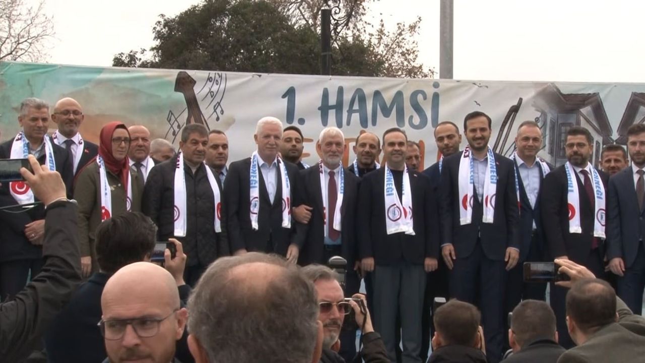 Eyüpsultan'da Hamsi Festivali Rüzgarı: 1 Ton Hamsi İkramı