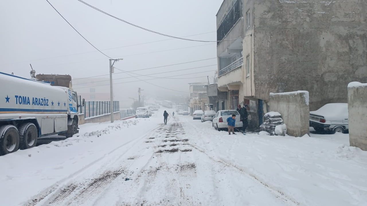 Eyyübiye Belediyesi'nin Karla Mücadele Çalışmaları Devam Ediyor