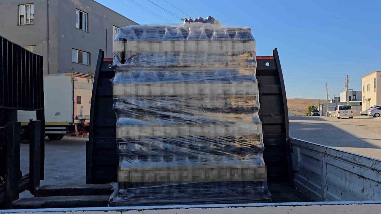 Eyyübiye'de Tarihi Geçmiş 8 Bin Şişe İçecek Ele Geçirildi