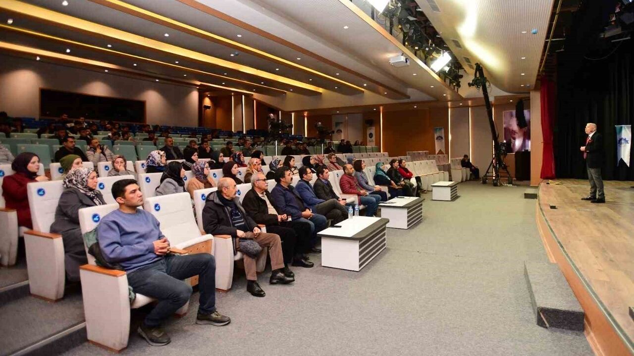 Fanatizmin Kitle Hareketlerine Etkisi Konferansı