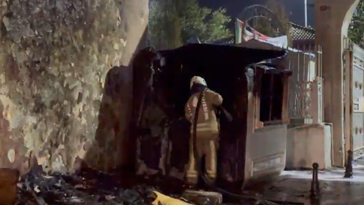 Fatih'te Güvenlik Kulübesi Yangını