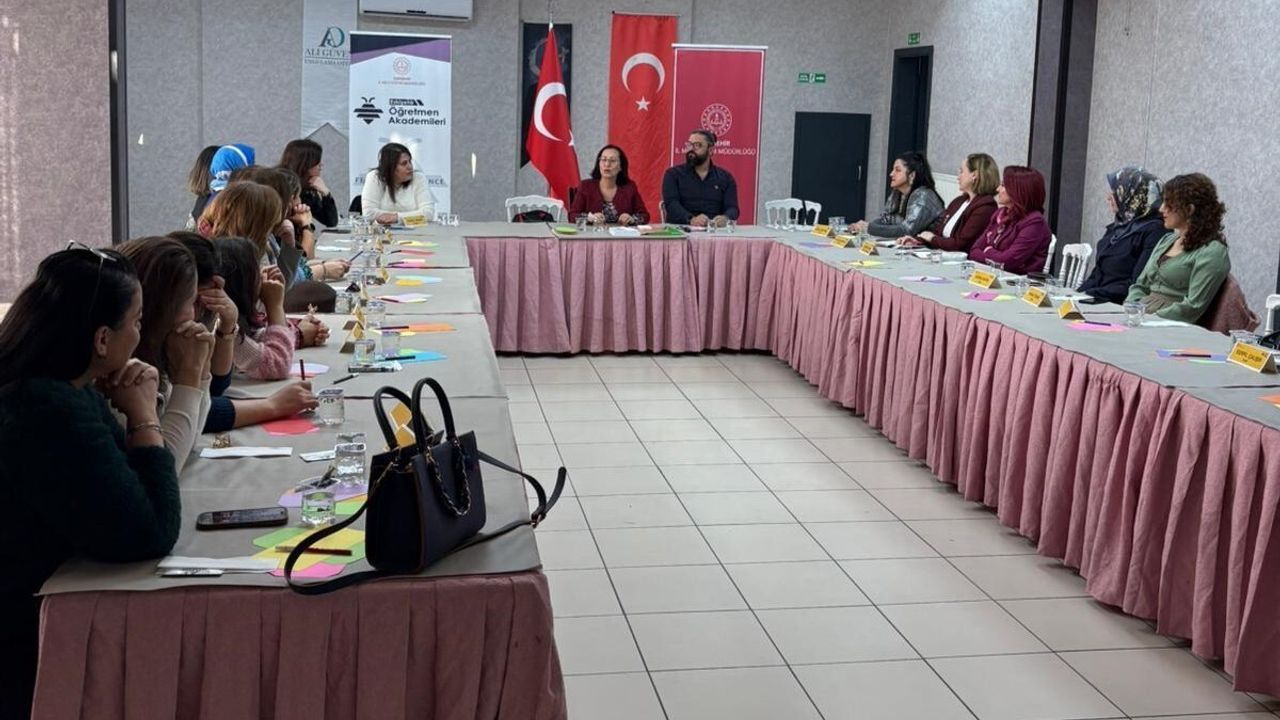Felsefe ve Düşünce Akademisi Atölyesi Gerçekleştirildi