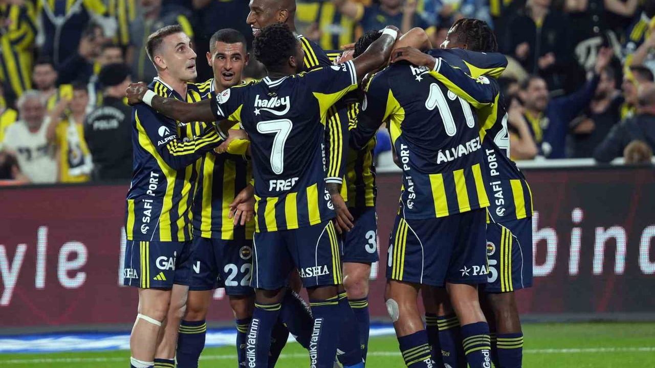 Fenerbahçe'nin İlk Yarı Performansı: İstatistikler ve Analiz