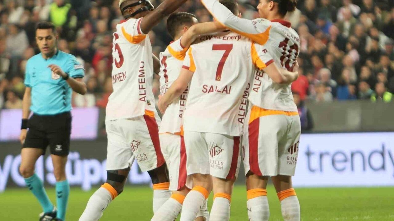 Galatasaray'ın Antalyaspor Karşısındaki Yenilmezlik Serisi 19 Maça Ulaştı