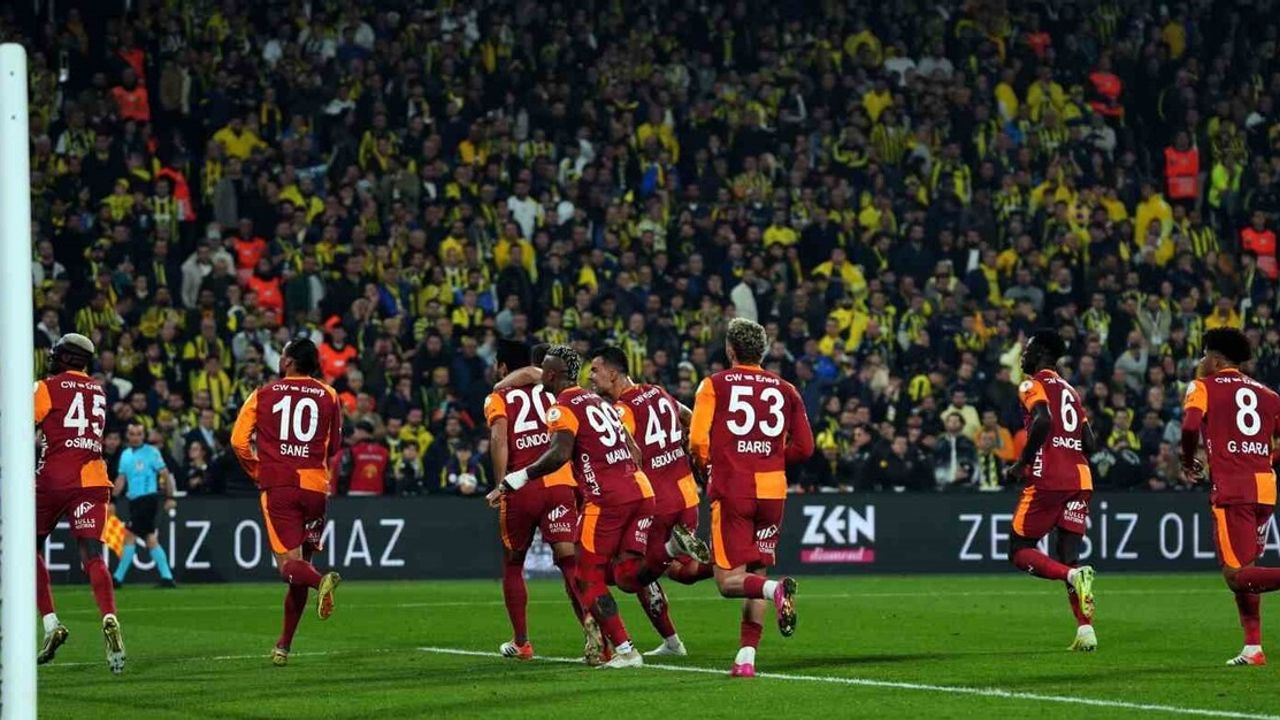 Galatasaray Süper Lig'de Liderliğini Sürdürüyor