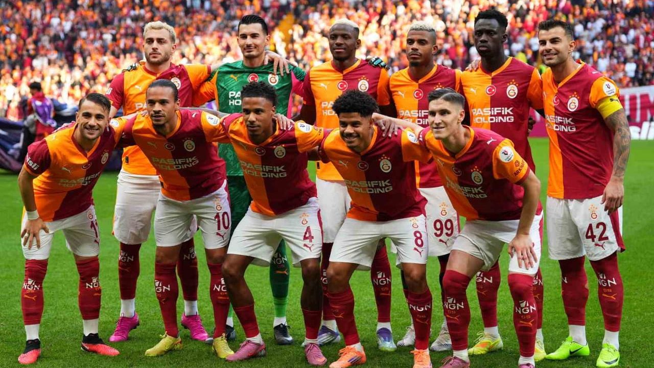 Galatasaray, Süper Lig'in İlk Yarısını Lider Tamamladı